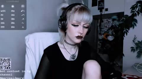 pronoun she. name Mary. age 21. online show from October 2025 08:50:02 PM