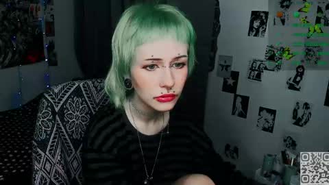 Snapshot of say_mary chatting on March 2026 06:13:02 PM pronoun she. name Mary. age 21. online show from March 2026 06:13:02 PM