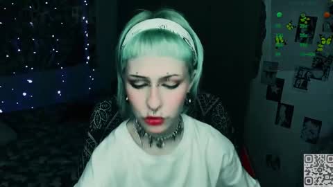 Snapshot of say_mary chatting on March 2026 07:41:02 PM pronoun she. name Mary. age 21. online show from March 2026 07:41:02 PM