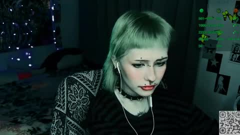 Snapshot of say_mary chatting on March 2026 11:17:01 PM pronoun she. name Mary. age 21. online show from March 2026 11:17:01 PM