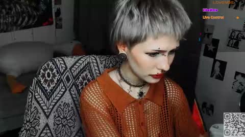 Snapshot of say_mary chatting on April 2026 12:11:02 AM pronoun she. name Mary. age 21. online show from April 2026 12:11:02 AM