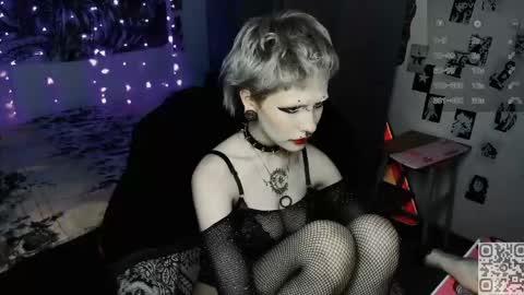 Snapshot of say_mary chatting on April 2026 09:45:01 PM pronoun she. name Mary. age 21. online show from April 2026 09:45:01 PM