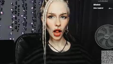 pronoun she. name Mary. age 21. online show from July 2026 04:09:02 PM
