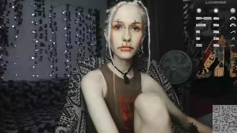 pronoun she. name Mary. age 21. online show from July 2026 11:41:02 AM