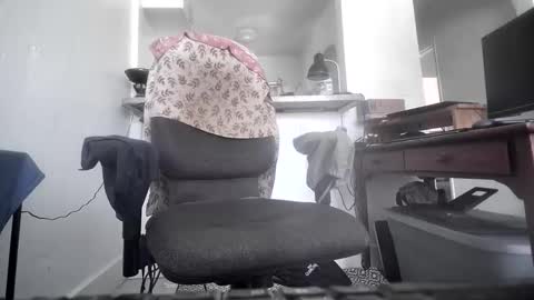 Snapshot of say_tun chatting on April 2026 06:49:01 PM say_tun online show from April 2026 06:49:01 PM