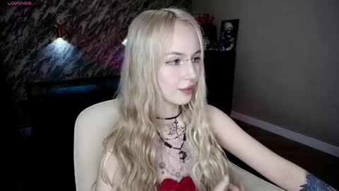 Snapshot of saykoblade chatting on April 2026 01:03:01 AM Anges online show from April 2026 01:03:01 AM