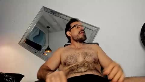 Snapshot of sbastone_muscle chatting on October 2025 01:17:02 PM sebastian muscleman daddy the better latin lover online show from October 2025 01:17:02 PM