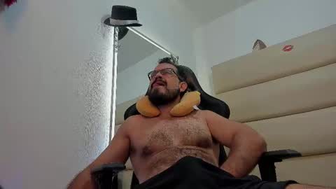 Snapshot of sbastone_muscle chatting on November 2025 12:16:01 PM sebastian muscleman daddy the better latin lover online show from November 2025 12:16:01 PM