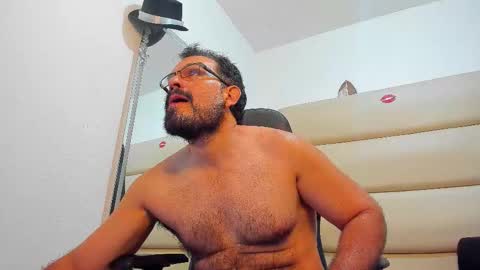 Snapshot of sbastone_muscle chatting on November 2025 12:04:01 PM sebastian muscleman daddy the better latin lover online show from November 2025 12:04:01 PM