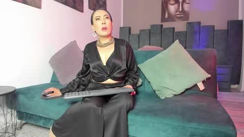 Scarleth online show from November 2025 07:45:02 PM