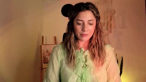 Venus online show from September 2025 06:00:01 PM