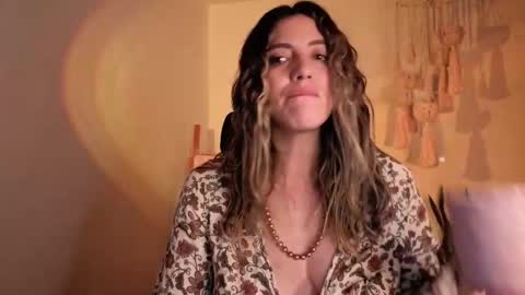 Venus online show from October 2025 04:19:01 PM