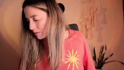 Venus online show from November 2025 05:02:01 PM