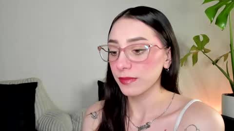 Snapshot of scarett_jackson chatting on February 2025 02:50:02 AM Scarett Jackson online show from February 2025 02:50:02 AM