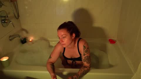 Snapshot of scarlajade chatting on November 2025 03:50:01 AM scarlajade online show from November 2025 03:50:01 AM