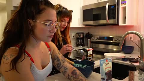 Snapshot of scarlajade chatting on April 2026 05:48:02 AM scarlajade online show from April 2026 05:48:02 AM