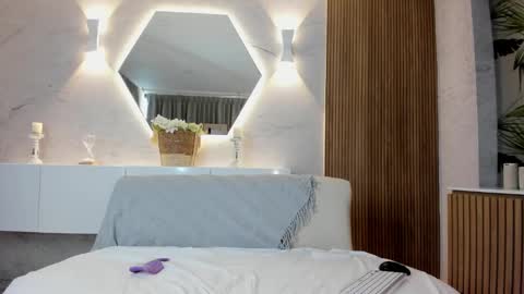 Snapshot of scarleett22 chatting on October 2025 08:07:02 PM Scarleet online show from October 2025 08:07:02 PM