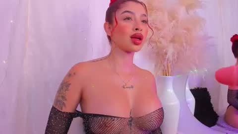 Snapshot of scarleett_jones chatting on November 2025 09:39:01 PM scarleett jones online show from November 2025 09:39:01 PM