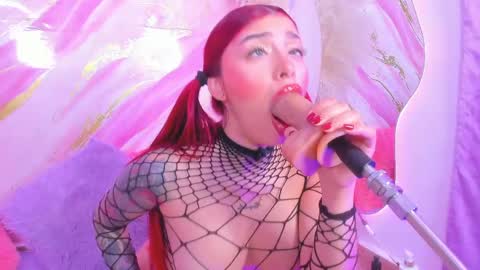Snapshot of scarleett_jones chatting on May 2026 10:18:01 PM scarleett jones online show from May 2026 10:18:01 PM