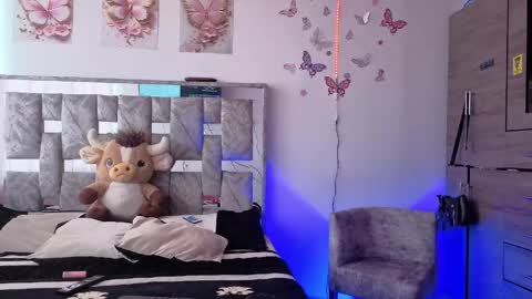 Snapshot of scarlet1421 chatting on April 2026 08:31:02 PM scarlet online show from April 2026 08:31:02 PM