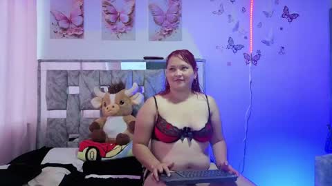 Snapshot of scarlet1421 chatting on April 2026 10:04:02 PM scarlet online show from April 2026 10:04:02 PM