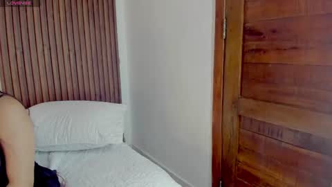 scarlet__rose_ online show from June 2026 07:00:02 PM