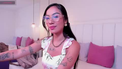 Snapshot of scarlet_castro chatting on December 2025 07:54:02 PM Scarlet online show from December 2025 07:54:02 PM