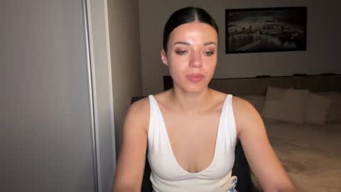 Snapshot of scarlet_daisy_ chatting on June 2026 07:35:02 AM Sophie online show from June 2026 07:35:02 AM