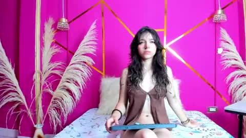 Scarlet online show from April 2026 12:23:01 PM