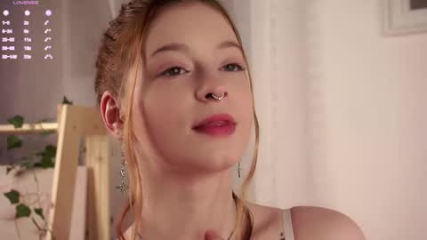 scarlet_fever10 online show from November 2025 01:32:02 PM