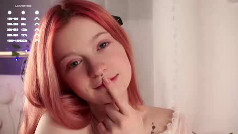 Snapshot of scarlet_fever10 chatting on February 2026 03:40:01 PM scarlet_fever10 online show from February 2026 03:40:01 PM