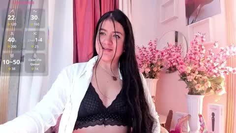 Andrea online show from November 2025 12:23:02 PM