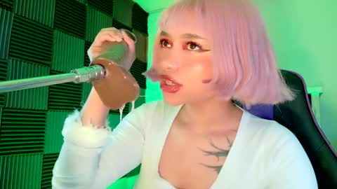 Snapshot of scarlet_gold chatting on October 2025 03:06:01 AM scarlet_gold online show from October 2025 03:06:01 AM