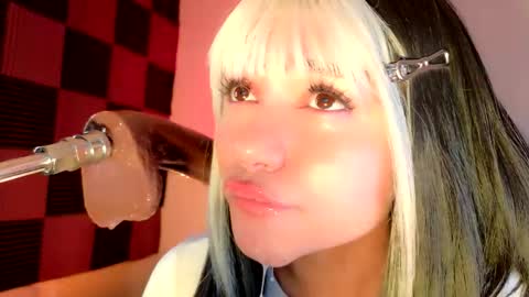 Snapshot of scarlet_gold chatting on October 2025 03:29:01 AM scarlet_gold online show from October 2025 03:29:01 AM