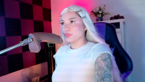 Snapshot of scarlet_gold chatting on October 2025 01:31:01 AM scarlet_gold online show from October 2025 01:31:01 AM