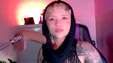 Snapshot of scarlet_gold chatting on November 2025 10:57:02 PM scarlet_gold online show from November 2025 10:57:02 PM