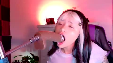 Snapshot of scarlet_gold chatting on December 2025 04:51:01 AM scarlet_gold online show from December 2025 04:51:01 AM