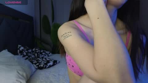 Snapshot of scarlet_ice chatting on April 2026 08:15:01 AM scarlet_ice online show from April 2026 08:15:01 AM
