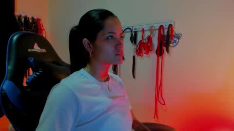 scarlet taylor kennedy online show from October 2025 10:00:02 PM