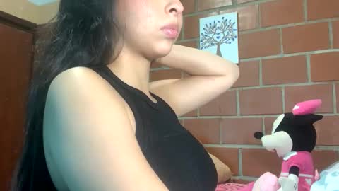 Snapshot of scarlet_muse18 chatting on April 2026 10:23:01 PM scarlet_muse18 online show from April 2026 10:23:01 PM