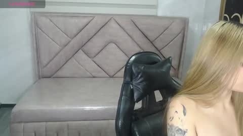 Snapshot of scarlet_queen_v chatting on June 2026 12:42:02 PM Hi Stream 1430 to 2100pm online show from June 2026 12:42:02 PM