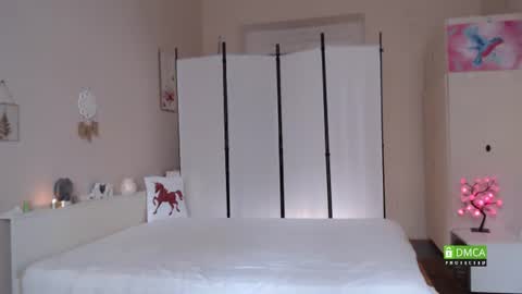 scarlet_sweety online show from July 2026 01:15:02 PM