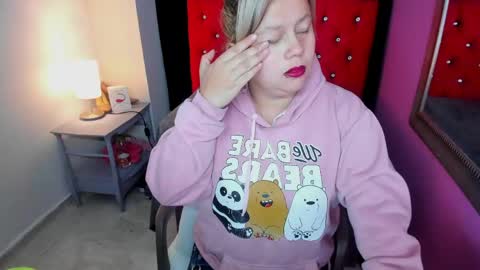 Snapshot of scarletbigtitties chatting on May 2026 11:48:02 AM ScarletBigTitties online show from May 2026 11:48:02 AM