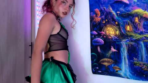 Scarlet online show from November 2025 06:41:02 PM