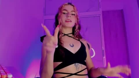 Snapshot of scarletblaze_ chatting on June 2026 03:22:01 AM Scarlet online show from June 2026 03:22:01 AM