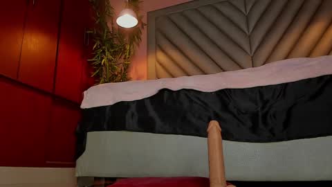 Scarlet Dayana online show from February 2025 09:47:02 AM