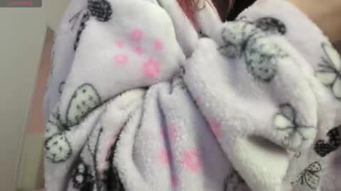 Scarlet  online show from September 2025 01:20:02 AM