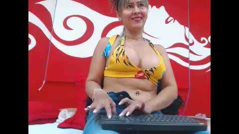 Scarleth online show from November 2025 03:55:02 PM