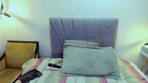 Snapshot of scarlethoot_ chatting on July 2026 11:39:02 AM S C A R L E T online show from July 2026 11:39:02 AM