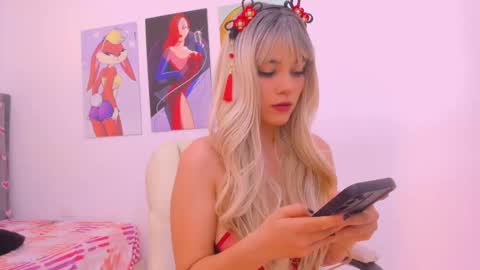 Scarletliz online show from November 2025 08:30:01 PM